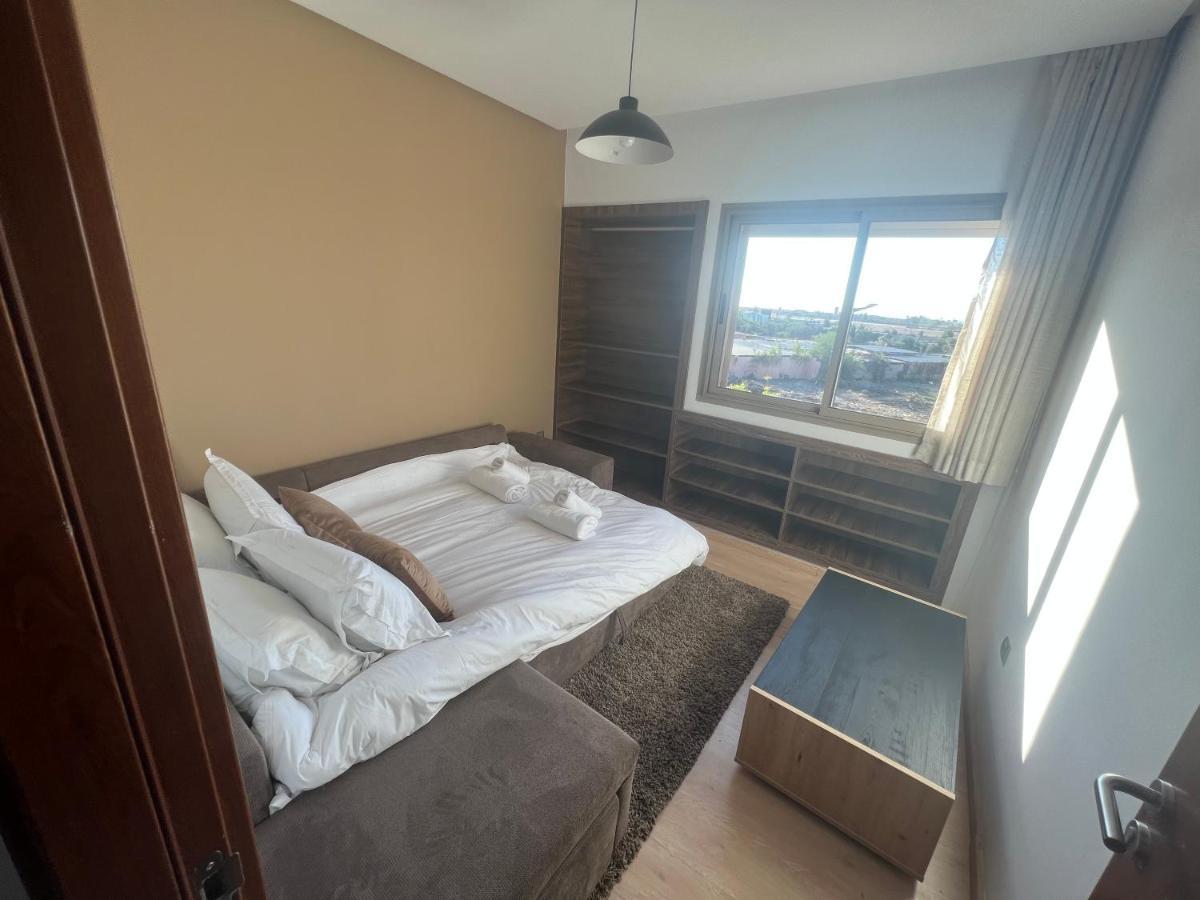 Superbe Appartement, Vue Sur Golf, Piscine Et Atlas マラケシュ エクステリア 写真