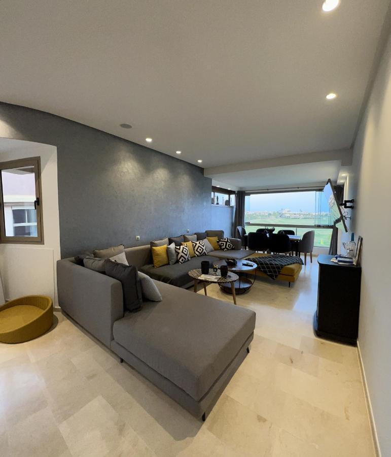 Superbe Appartement, Vue Sur Golf, Piscine Et Atlas マラケシュ エクステリア 写真